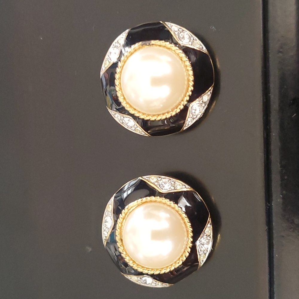 Beautiful costume jewelry clip on earrings